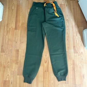 Figs XS petite moss joggers EUC